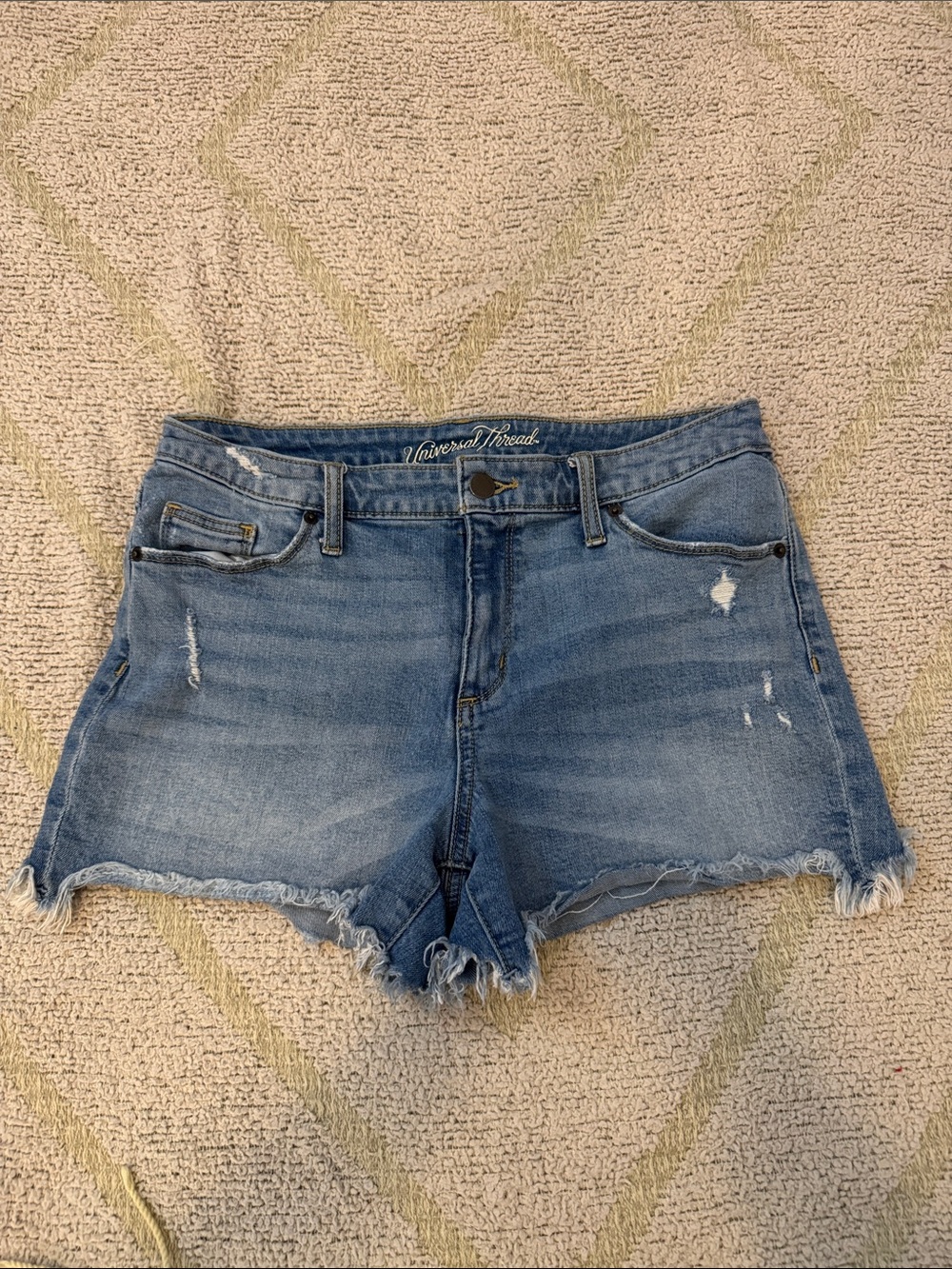Universal Thread High Rise Distressed Denim Shorts Frayed Hem Medium Wash
